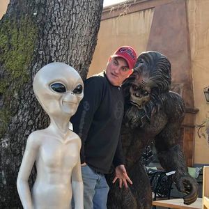 Meet your Posher, Eric